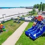 Complex Modern All Inclusive Mamaia