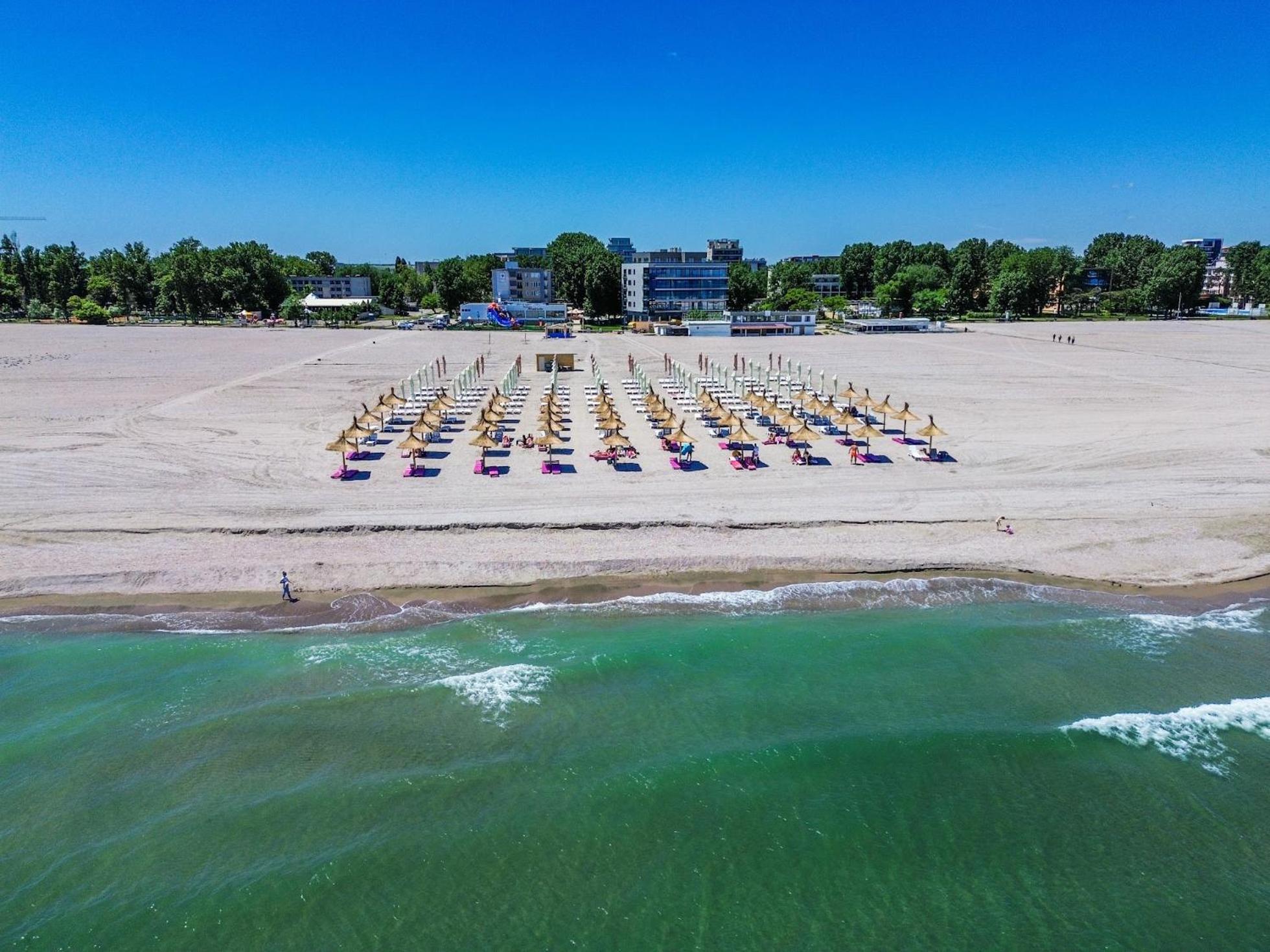 Complex Modern Mamaia